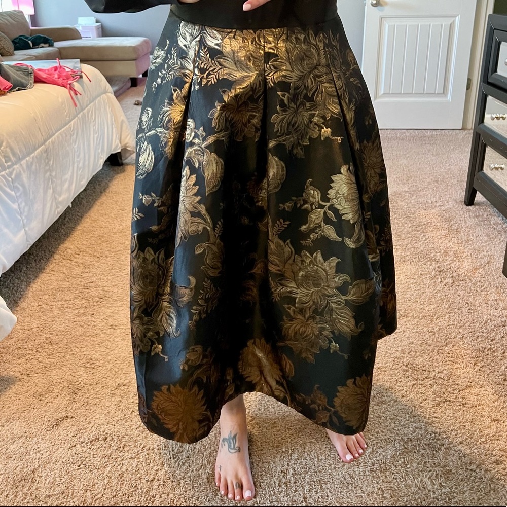 White House Black Market skirt